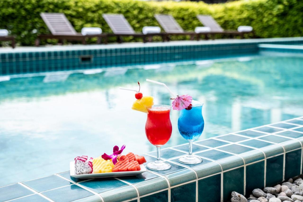The Airport Courtyard Suvarnabhumi Airport 曼谷 外观 照片 Poolside at the hotel